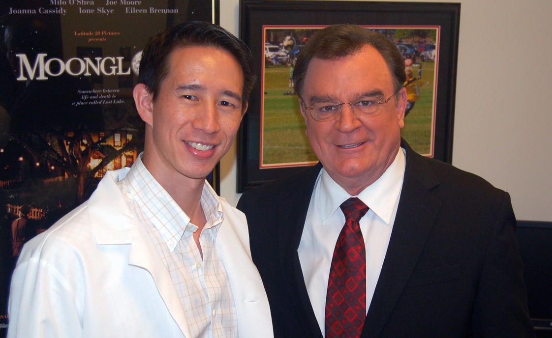 Famous Hawaii news anchor smiling after cataract surgery with Dr. Jeff Wong